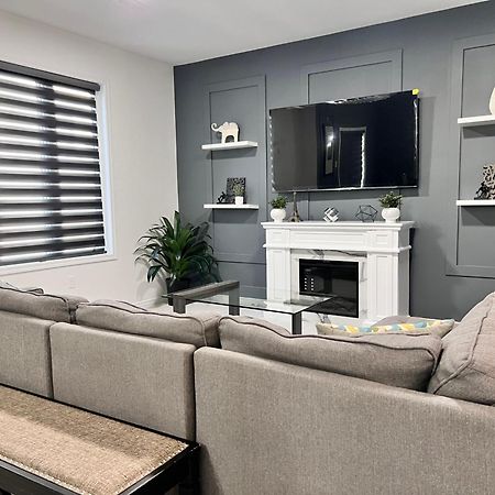 Spacious 4-Bedroom Home, Comfortably Sleeps 10 Barrie Exterior foto