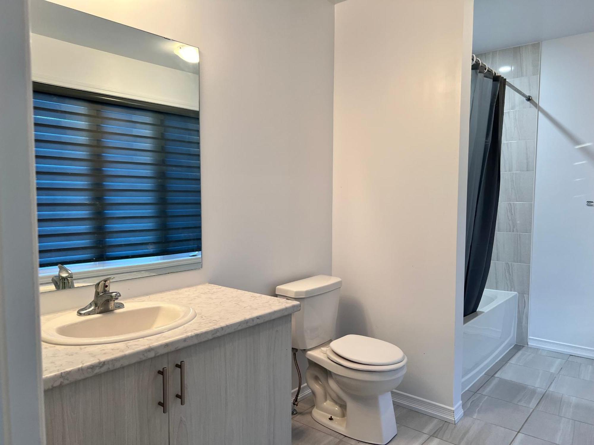 Spacious 4-Bedroom Home, Comfortably Sleeps 10 Barrie Exterior foto