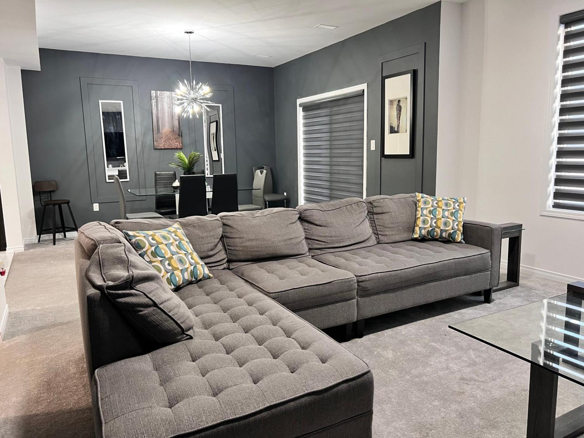 Spacious 4-Bedroom Home, Comfortably Sleeps 10 Barrie Exterior foto