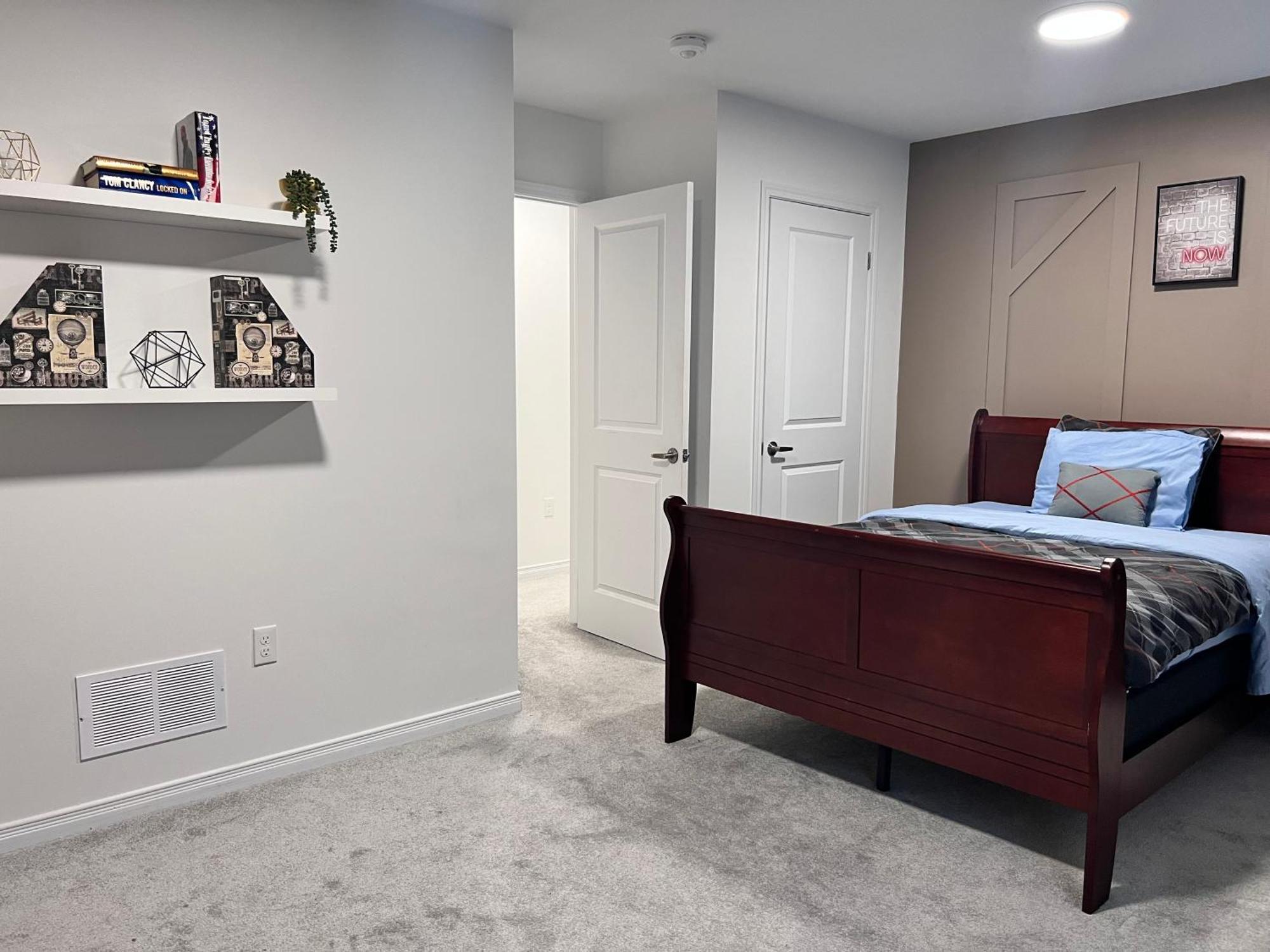 Spacious 4-Bedroom Home, Comfortably Sleeps 10 Barrie Exterior foto